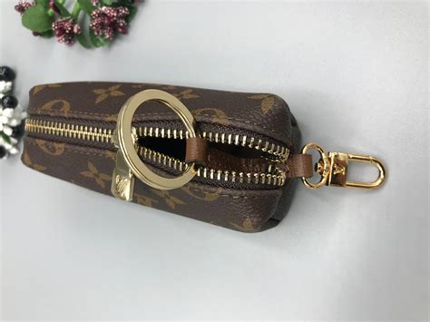 louis vuitton coin purse keychain holder